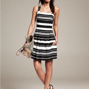 Banana Republic Multi Stripe Pleated Black and White Fit and Flare Dress size 0P